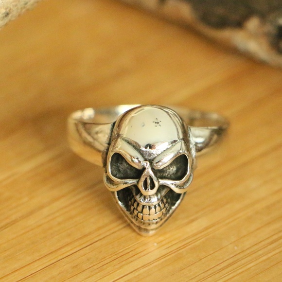 High Quality 925 Sterling Silver Skull Men's Rings - Picture 7 of 8